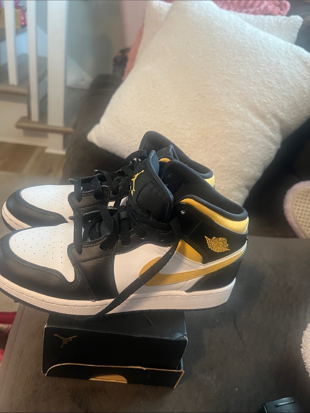 Jordan Kids High-Top Sneakers in Black, White and Gold - Picture 3 of 3